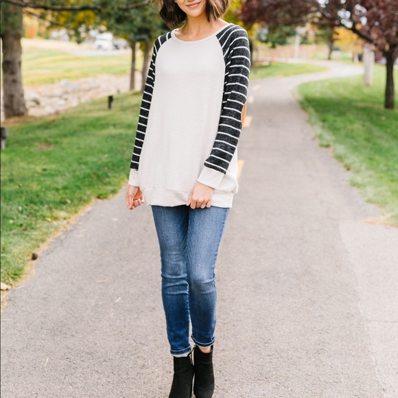 FINAL SALE❗️Suede Elbow Patch Raglan Sleeve Top - Picture 3 of 8